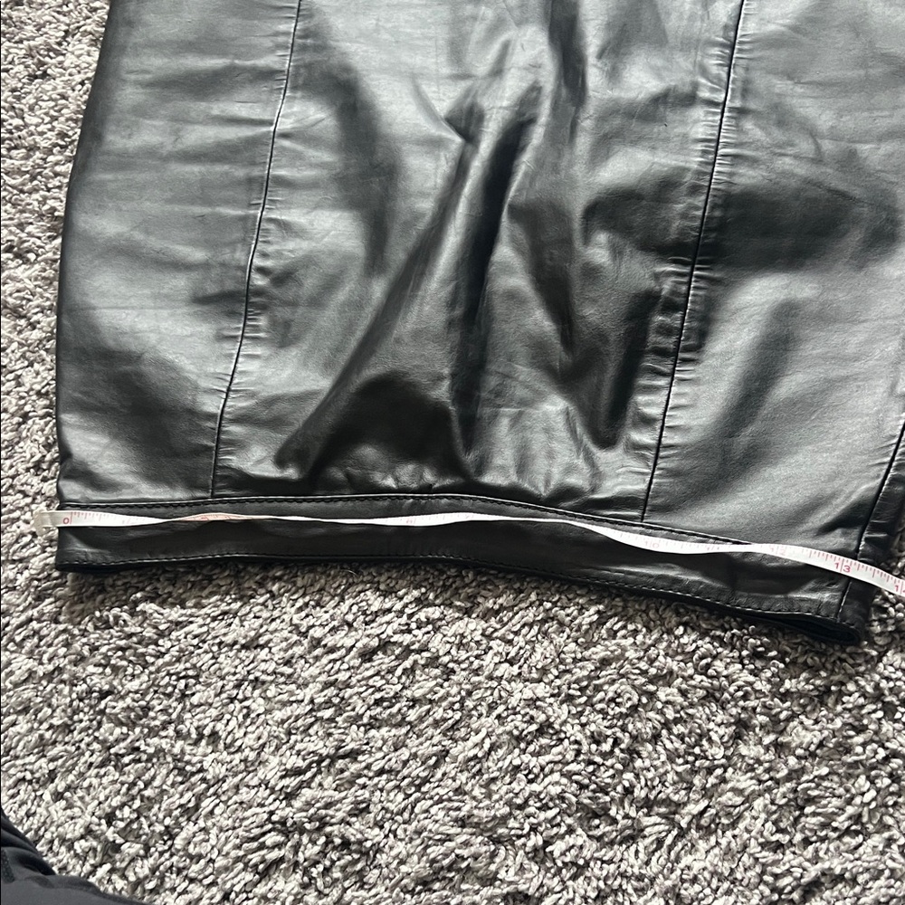 Berman’s leather skirt size 10 (8?) - Picture 6 of 8